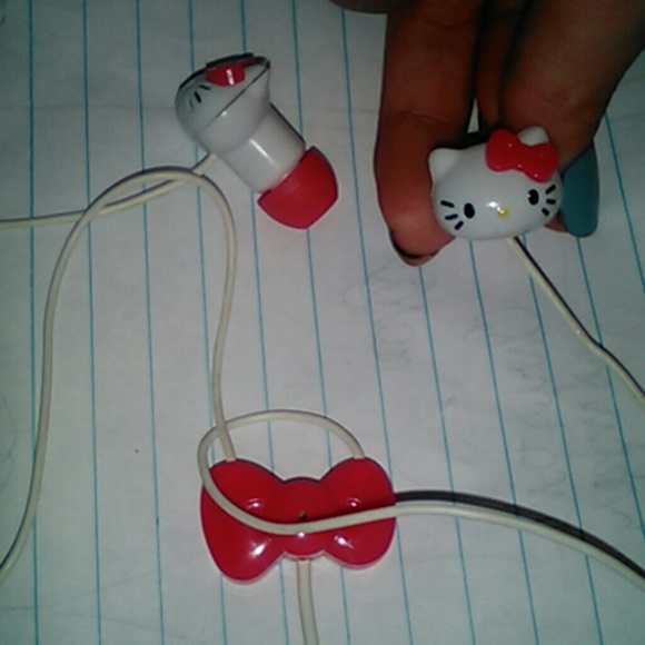 Hello kitty headphones