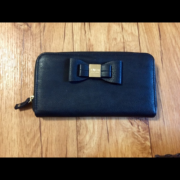 Lulu black bow wallet
