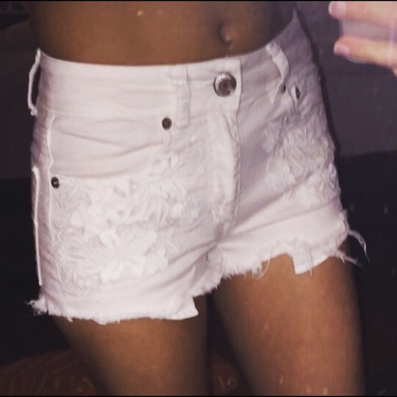 American Eagle high waisted shorts white size 00 - Picture 2 of 2