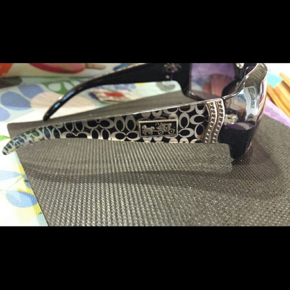 Two pair sunglasses coach louie vuitton