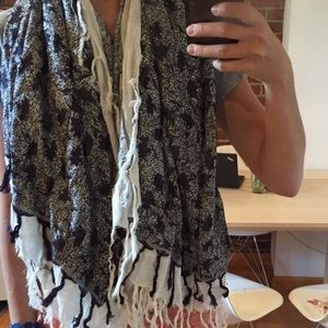DIESEL black/white linen tassel scarf