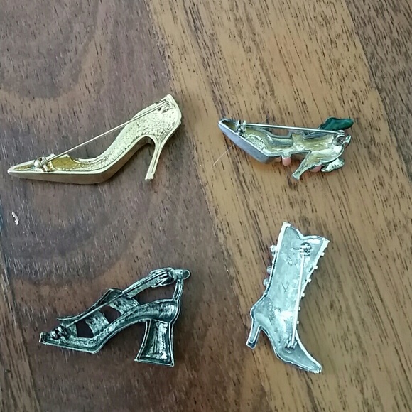 Shoe and boot pins - Picture 2 of 2