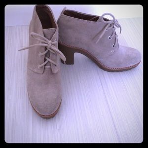 Sperry's heel boots.