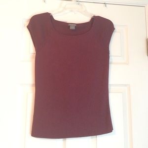 Burgundy shortsleeved sweater