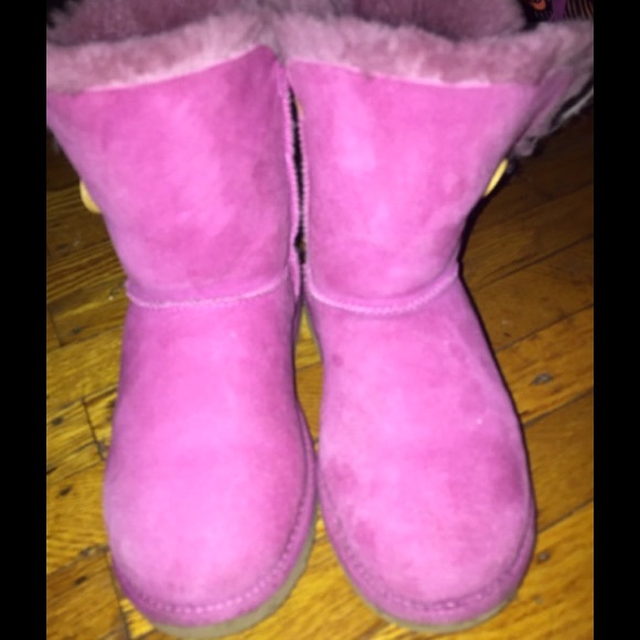 ⚡️FLASH SALE⚡️ Bailey button pink uggs