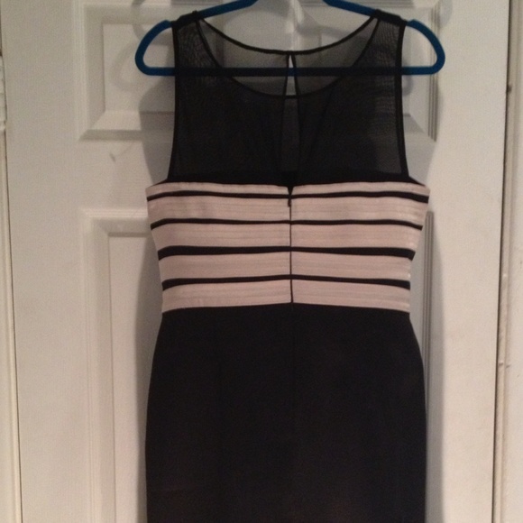 Structured Black Art Deco Cocktail Dress - Picture 3 of 4