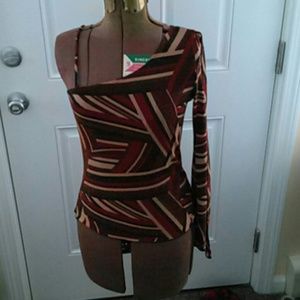 One sleeve with cut outs