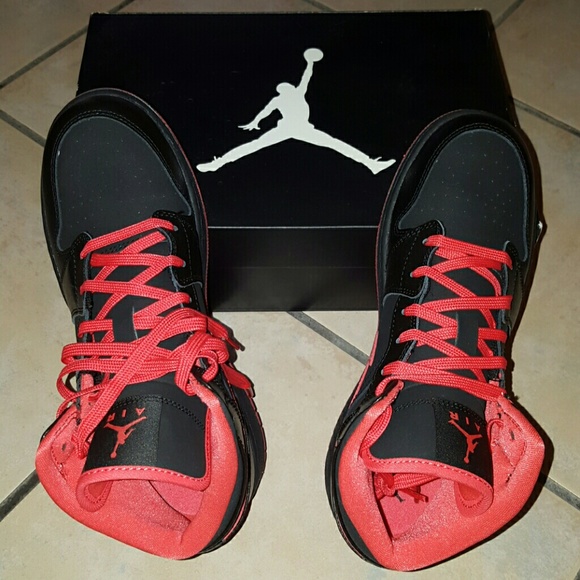Girls Nike  Air Jordan 1 MID. O.B.O