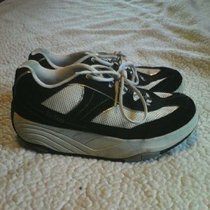 Trip-step walk it off shoes