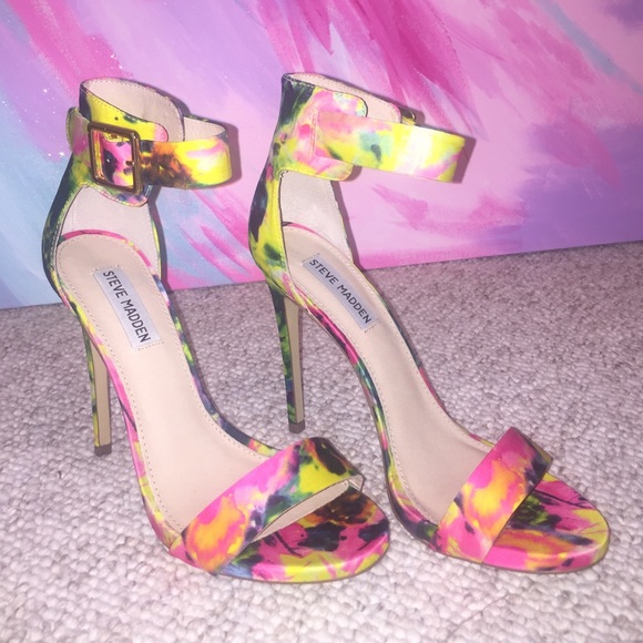 Steve Madden Shoes - Steve Madden floral Marlenee Sandals / Sz 8.5 Steve Madden Shoes - Steve Madden floral Marlenee Sandals / Sz 8.5