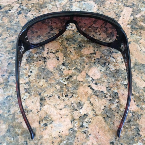 Ralph Lauren Sunglasses - Picture 3 of 4