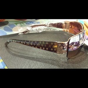 TWO LOUIE SUNGLASSES LV