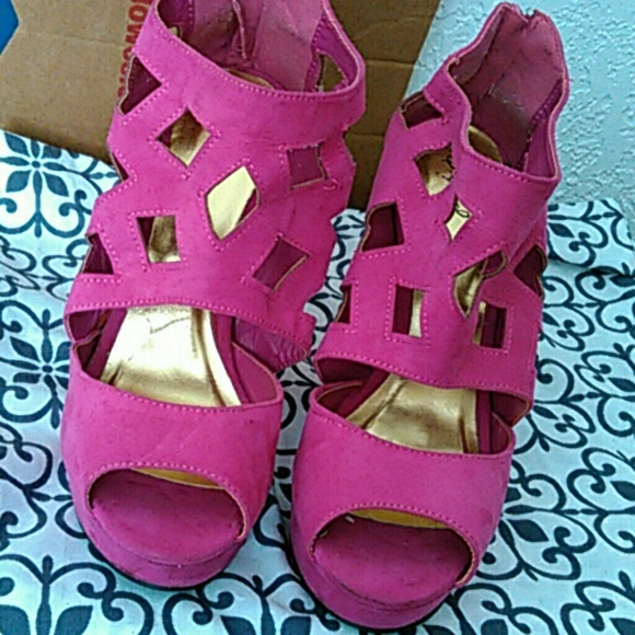 Hot Pink Heels - Picture 3 of 4