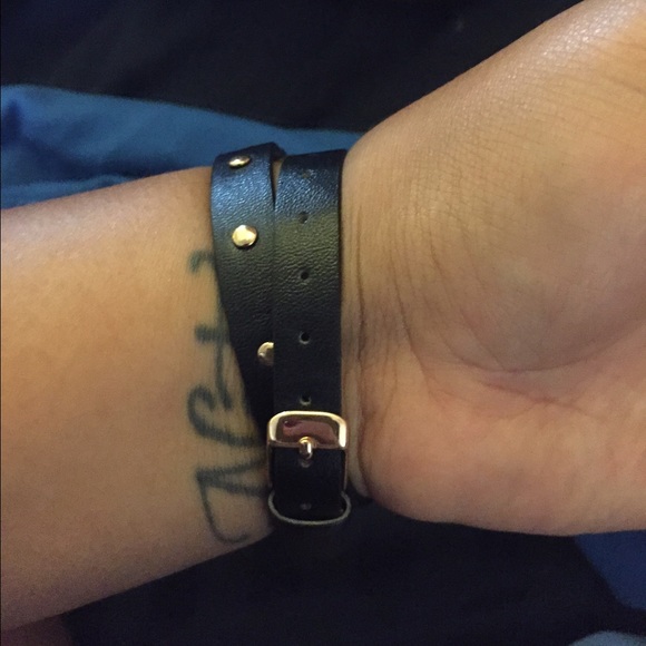 Black wrap around Watch - Picture 3 of 3