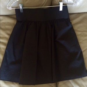 Black express poof skirt