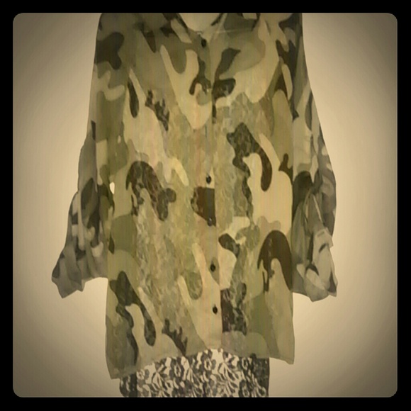 CAMOUFLAGE LARGE SHIRT - Picture 1 of 2