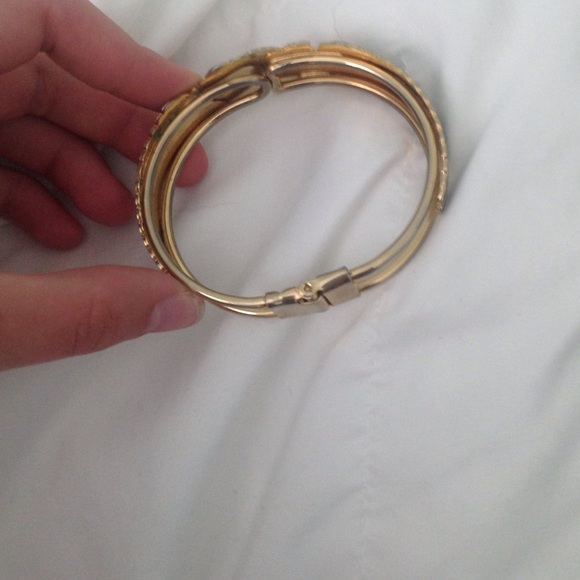 bracelet🌸🌸 - Picture 2 of 2