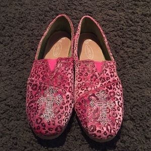 Faux Toms