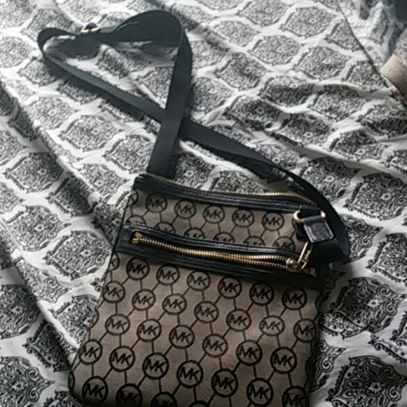 Shoulder purse