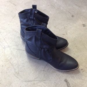 Black boot