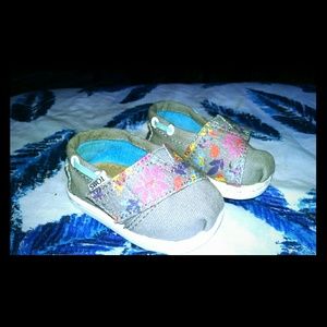 Toddler 3 TOMS