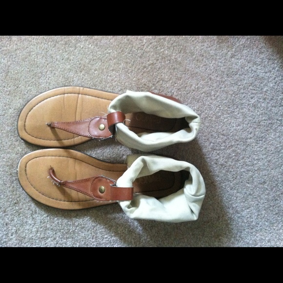 Sandals - Picture 2 of 3