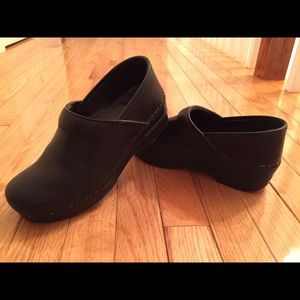 Dansko clogs size 38N