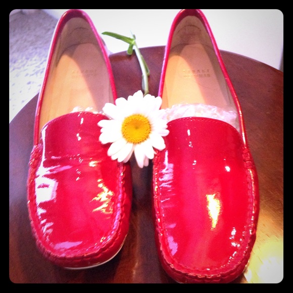 Stuart Weitzman Shoes - Stuart Weitzman.