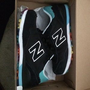 New Balance women's tennis shoes