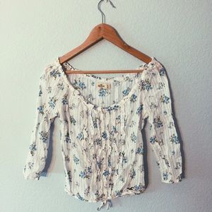 Hollister Peasant top