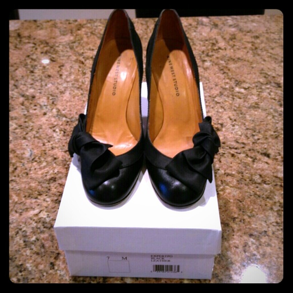 Beautiful Nine West pumps!