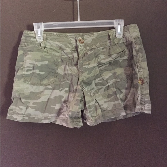 Size 11 camouflage shorts