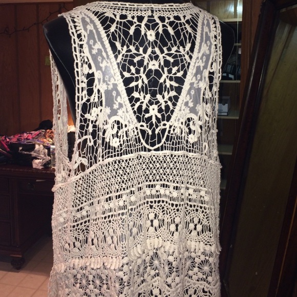 Fang crochet flowerchild vest