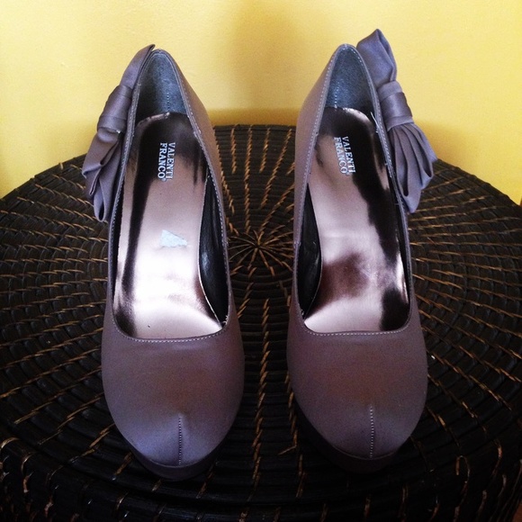 ❌SOLD ON ANOTHER SITE❌ Valenti Franco Bow Heels - Picture 3 of 4