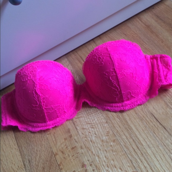 VS strapless bra