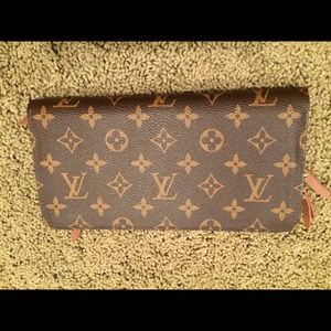 Patterned brown wallet