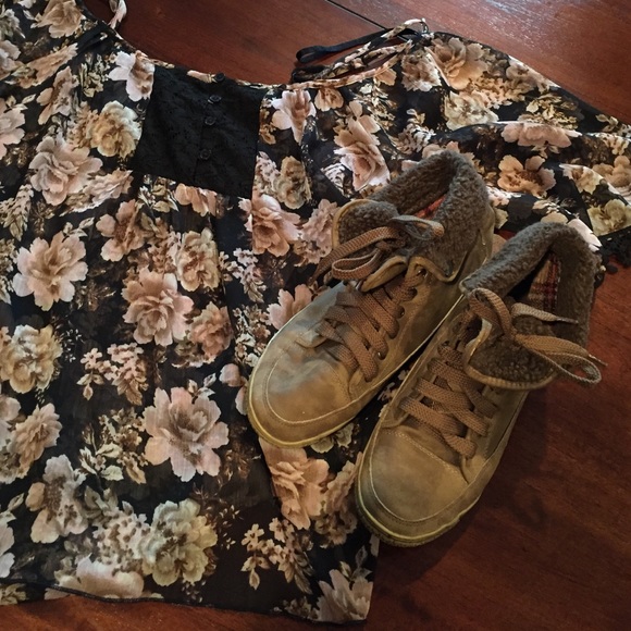 cute brown fold over sneakers !