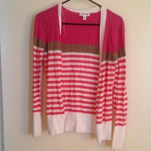 Pink sweater/ stripes