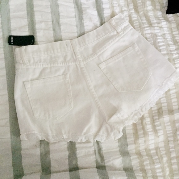 ❗SOLD❗️Crochet trim shorts - Picture 2 of 3