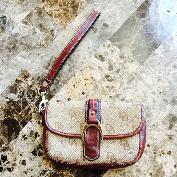 Dooney & Bourke wristlet