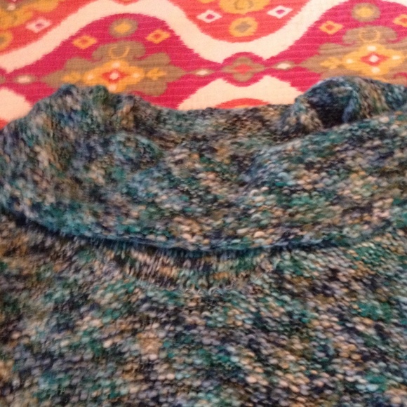 Gorgeous long sweater - Picture 2 of 4