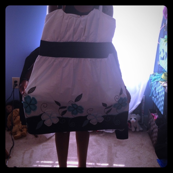 Cute white with black and blue detailed dress