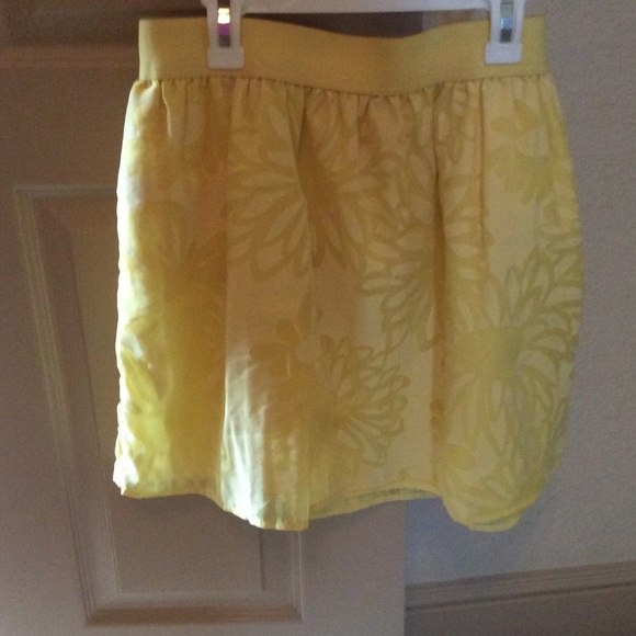 Lilly Pulitzer yellow skirt