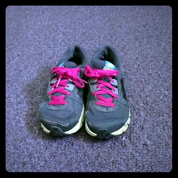 Nike tennis shoes