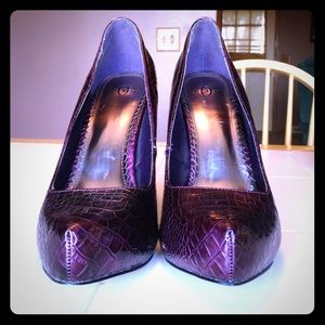 deep purple snakeskin heels