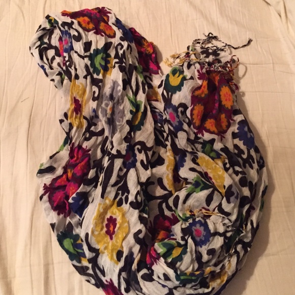 Old navy floral scarf!