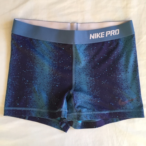 SOLD: Rare Nike Pro shorts Size M