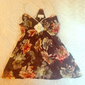 Gilly hicks floral top 🌴