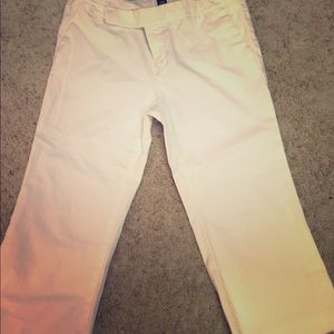 Club Monoco White Capris