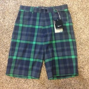 BOYS NIKE GOLF SHORTS
